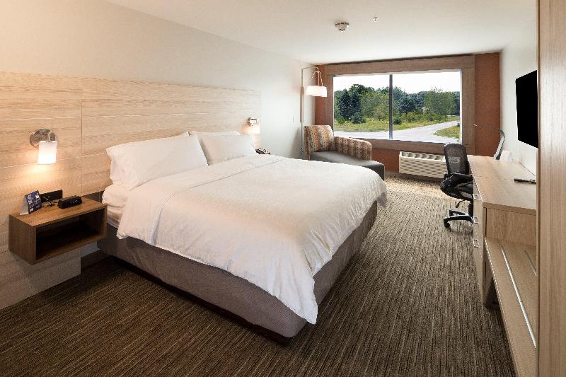 Holiday Inn Express & Suites Bay City By IHG photo 18