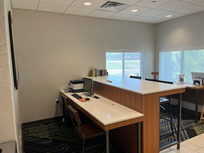 Holiday Inn Express and Suites Beatrice