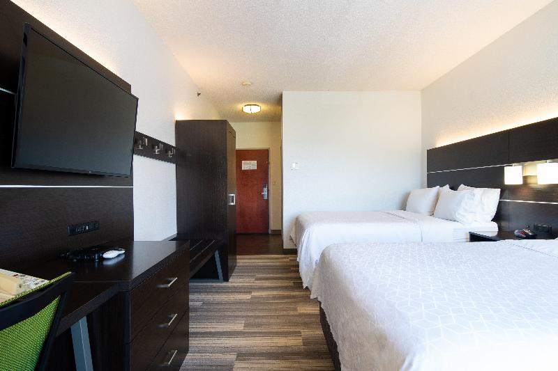 Holiday Inn Express and Suites Bedford photo 16
