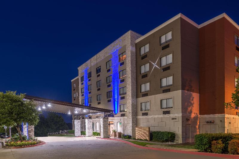 Holiday Inn Express & Suites Mesquite image