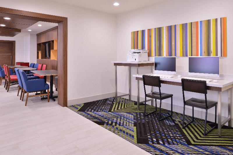 Holiday Inn Express & Suites Mesquite image