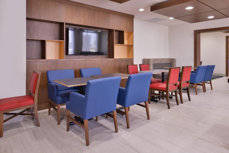 Holiday Inn Express & Suites Mesquite image