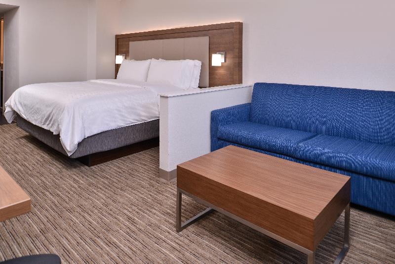 Holiday Inn Express & Suites Mesquite image