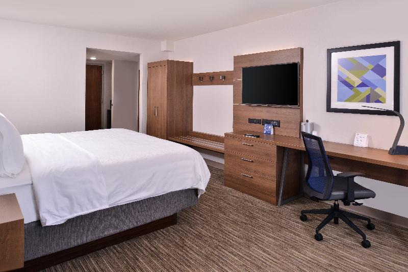 Holiday Inn Express & Suites Mesquite image