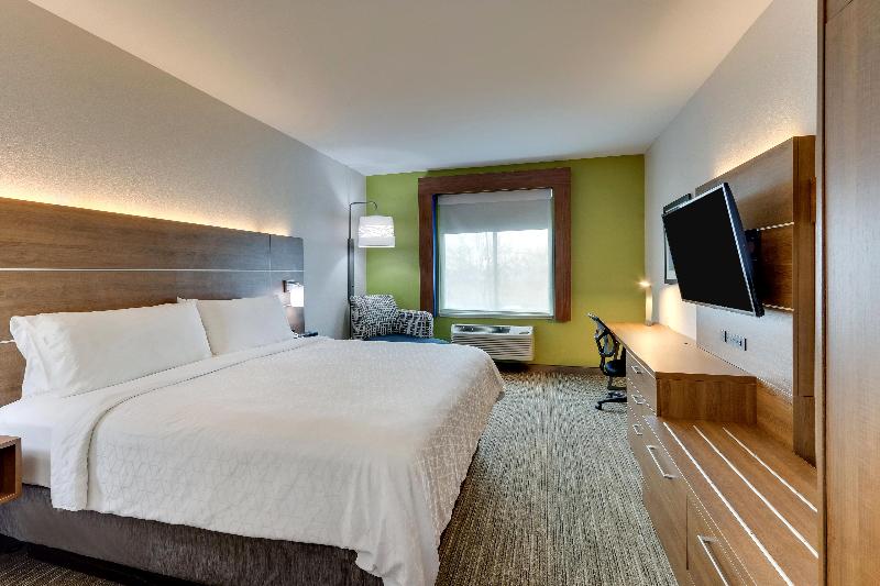 Holiday Inn Express and Suites Waxahachie image