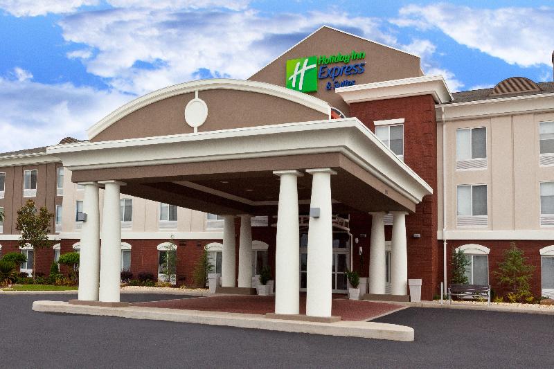 Holiday Inn Express and Suites Dothan North