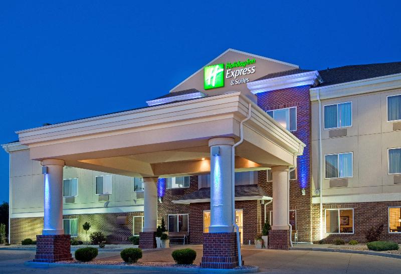 Holiday Inn Express and Suites Dickinson