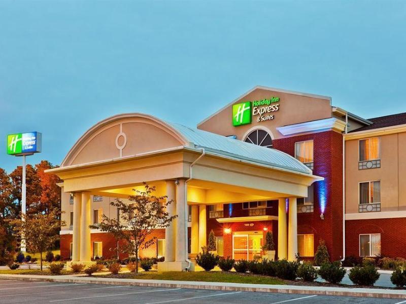Holiday Inn Express and Suites Dickson