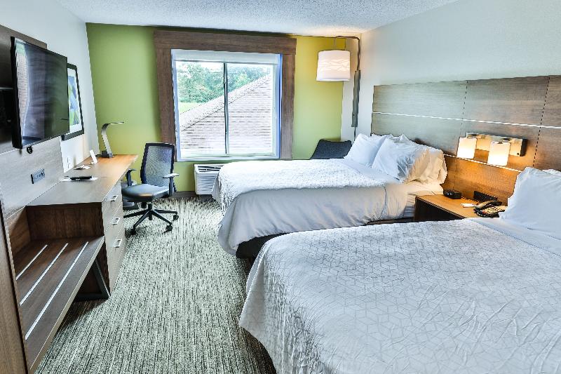 Holiday Inn Express & Suites Dickson by IHG 3