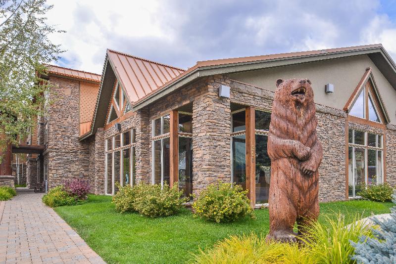 The Evergreen Hotel image