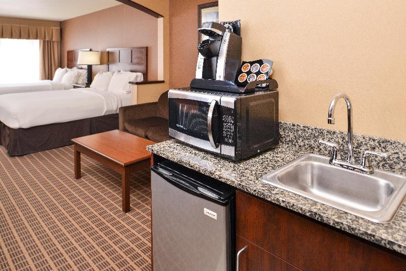 The Evergreen Hotel image