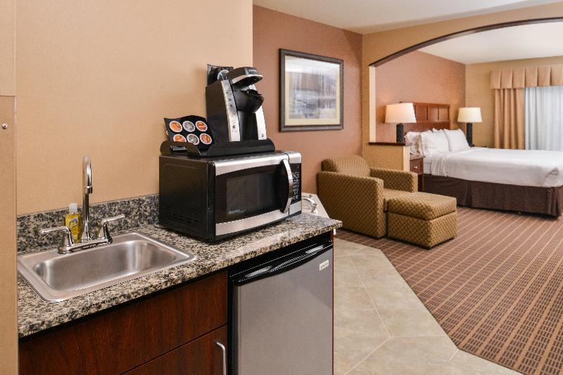 The Evergreen Hotel image
