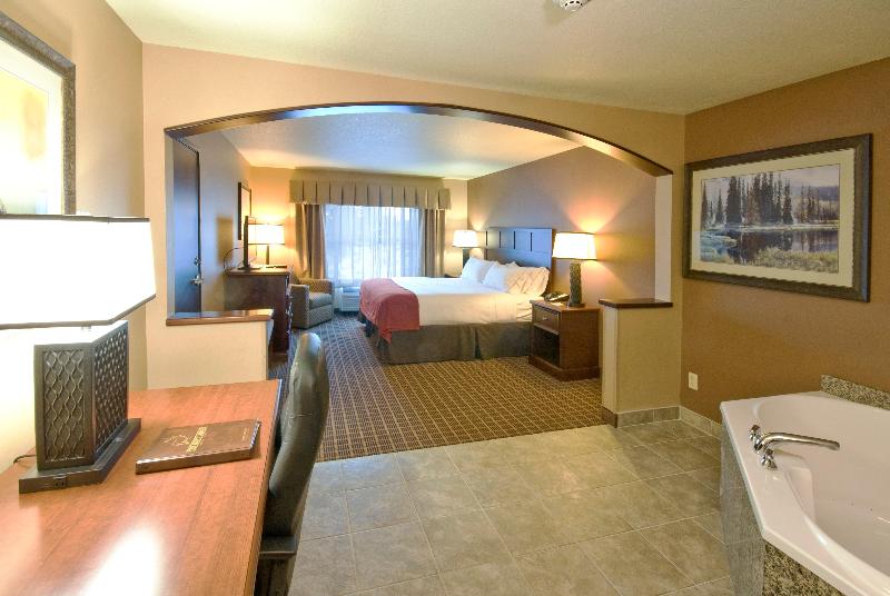 The Evergreen Hotel image