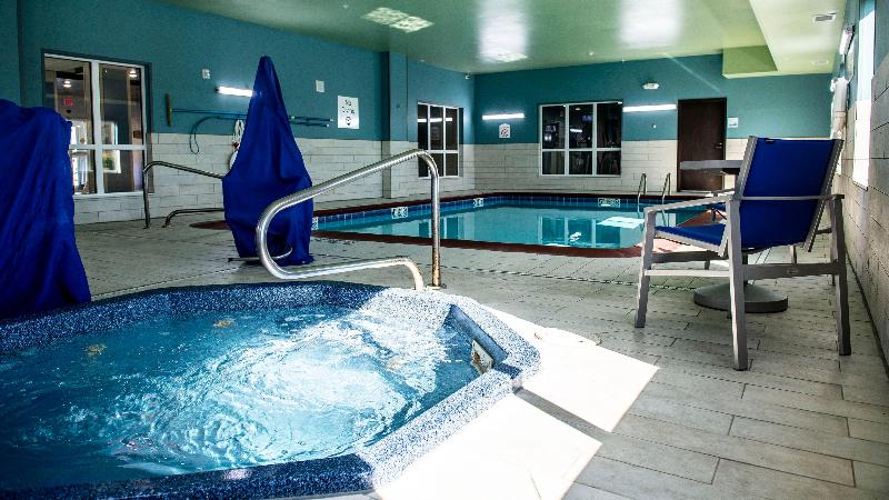 Holiday Inn Express & Suites Sedalia By IHG image