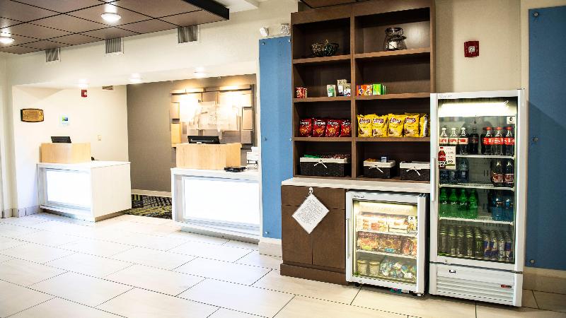 Holiday Inn Express & Suites Sedalia By IHG image