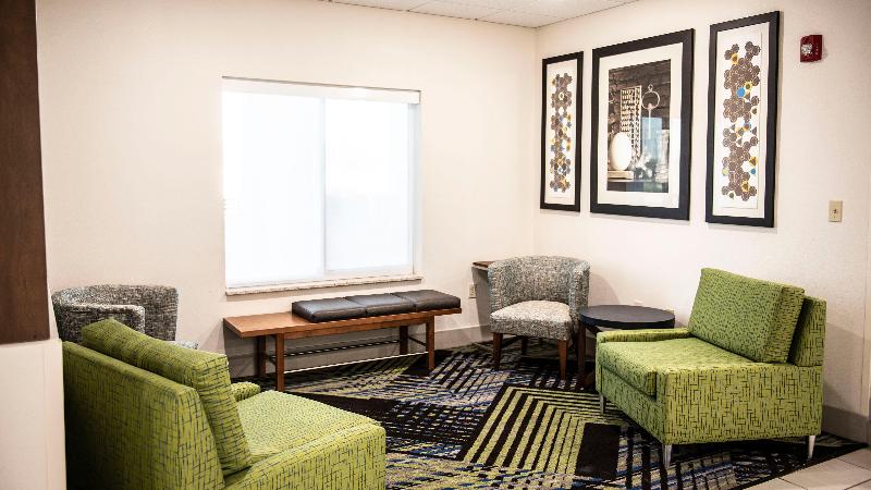 Holiday Inn Express & Suites Sedalia By IHG image