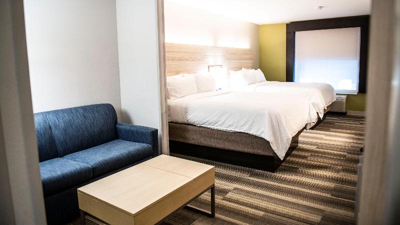 Holiday Inn Express & Suites Sedalia By IHG image