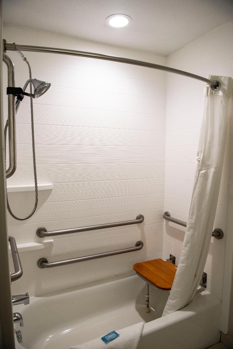 Holiday Inn Express & Suites Sedalia By IHG image
