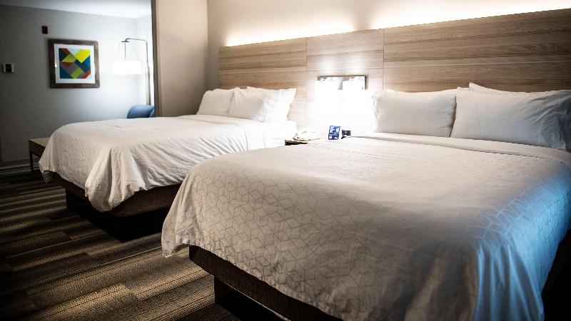 Holiday Inn Express & Suites Sedalia By IHG image