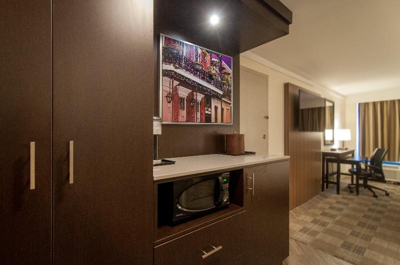 Crowne Plaza Executive Center Baton Rouge By IHG image