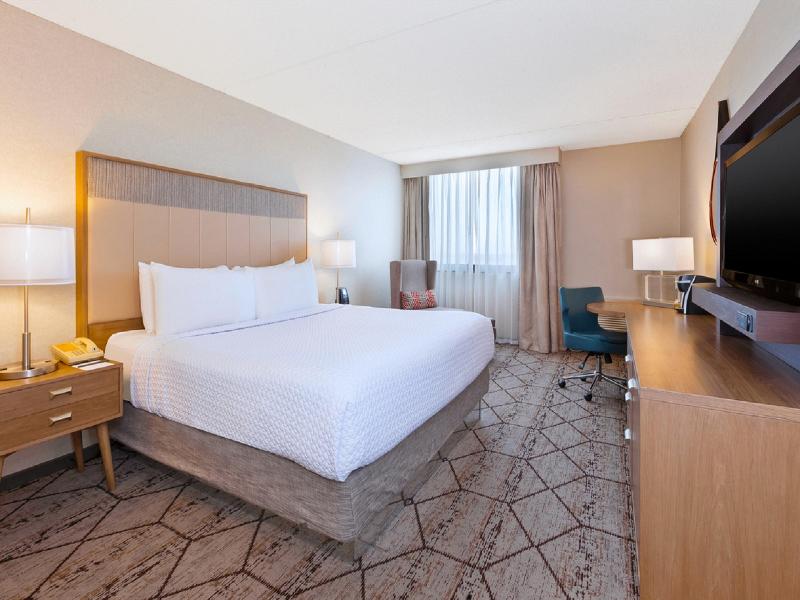 Crowne Plaza Columbus North Worthington image