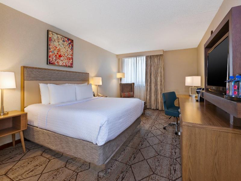 Crowne Plaza Columbus North Worthington image