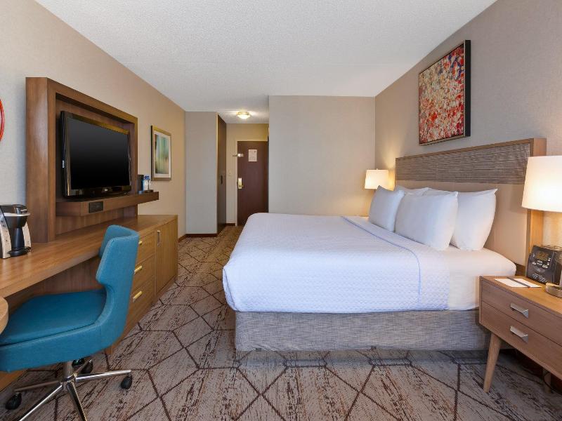 Crowne Plaza Columbus North Worthington image