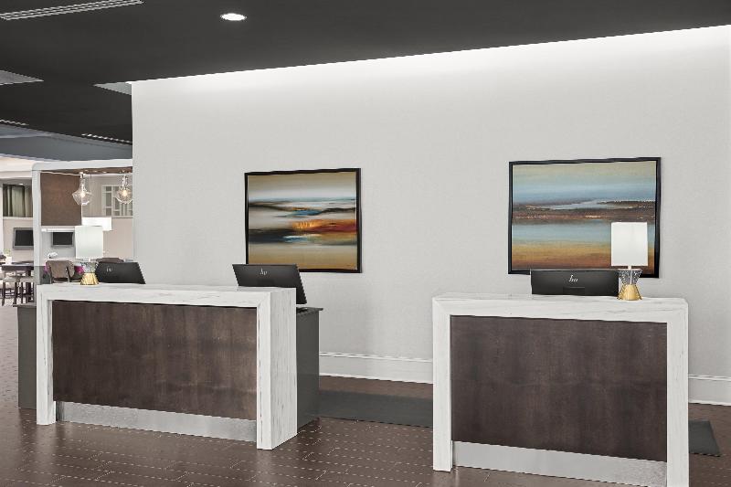 Crowne Plaza Greenville I 385 Roper Mtn Rd