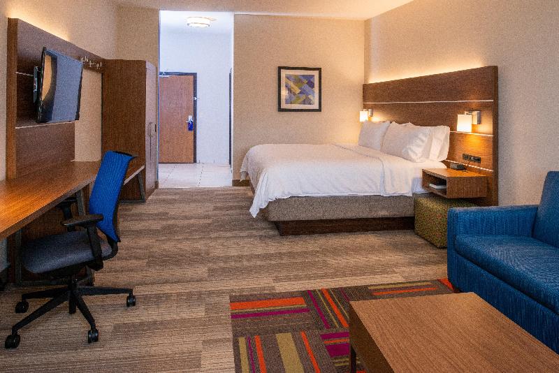 Holiday Inn Express & Suites Gunnison By IHG image