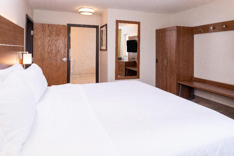 Holiday Inn Express & Suites Gunnison By IHG image