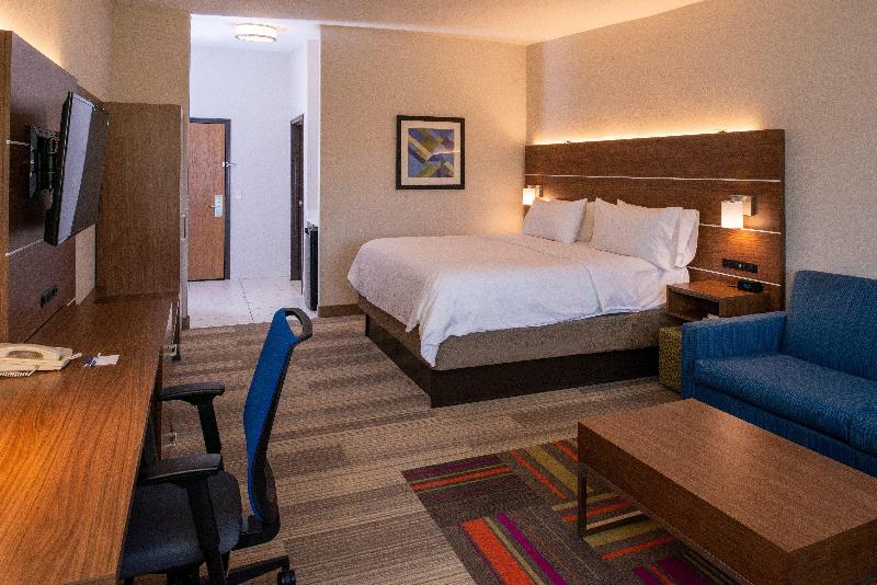 Holiday Inn Express & Suites Gunnison By IHG image