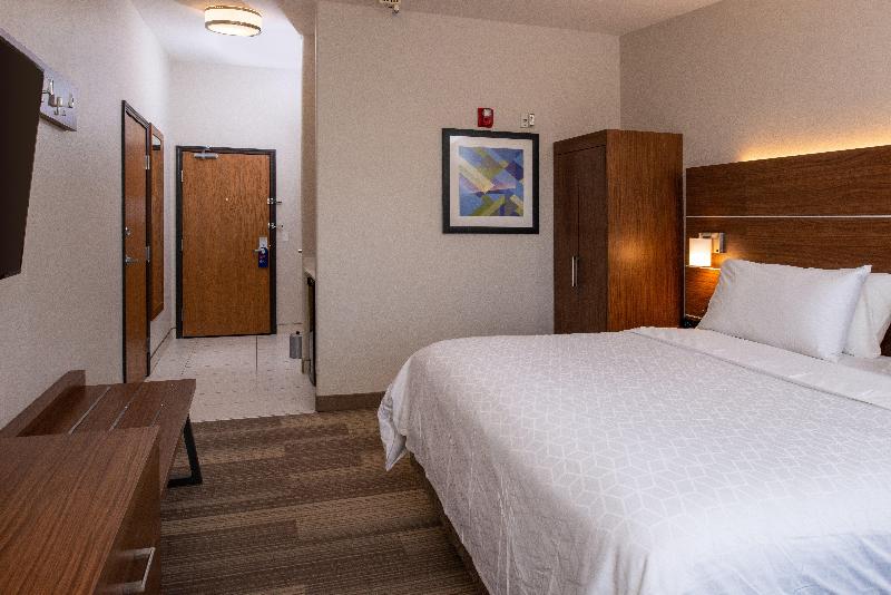 Holiday Inn Express & Suites Gunnison By IHG image