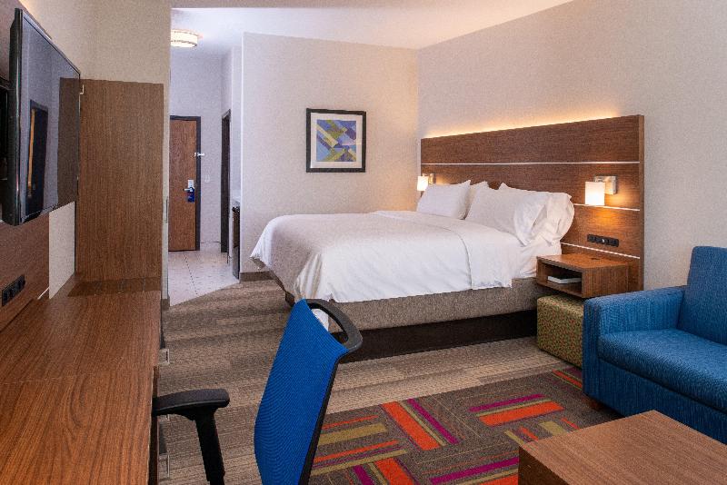 Holiday Inn Express & Suites Gunnison By IHG image