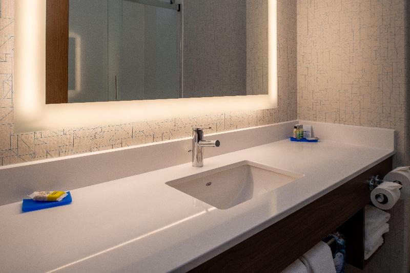 Holiday Inn Express & Suites Gunnison By IHG image