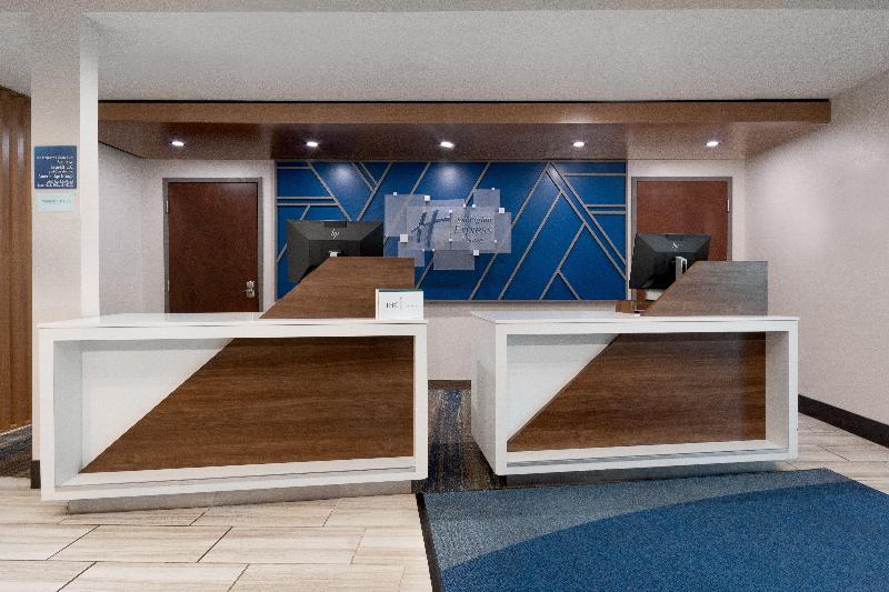 Holiday Inn Express and Suites Saginaw