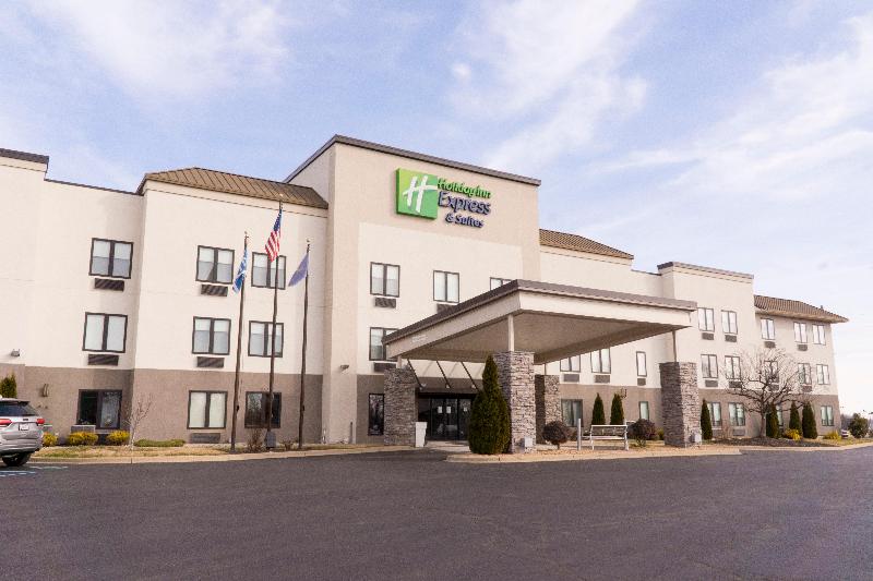 Holiday Inn Express & Suites Madison By IHG image