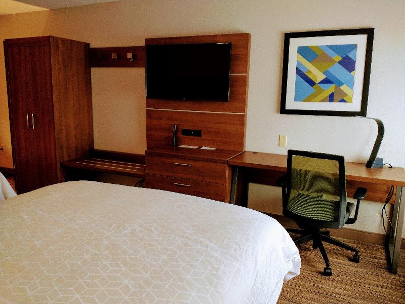 Holiday Inn Express & Suites Madison By IHG image