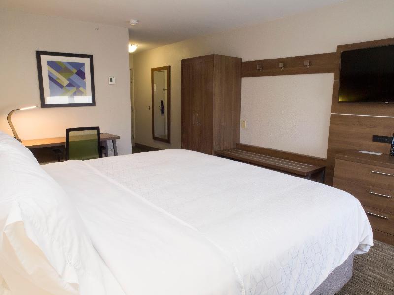 Holiday Inn Express & Suites Madison By IHG image