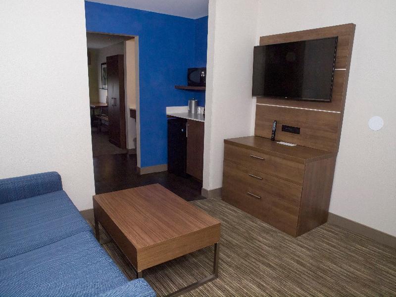 Holiday Inn Express & Suites Madison By IHG image