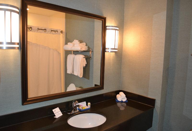 Holiday Inn Express Selinsgrove University Area image