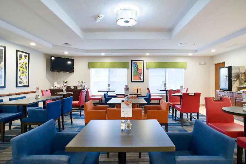 Garner Hotel Brookings By IHG image
