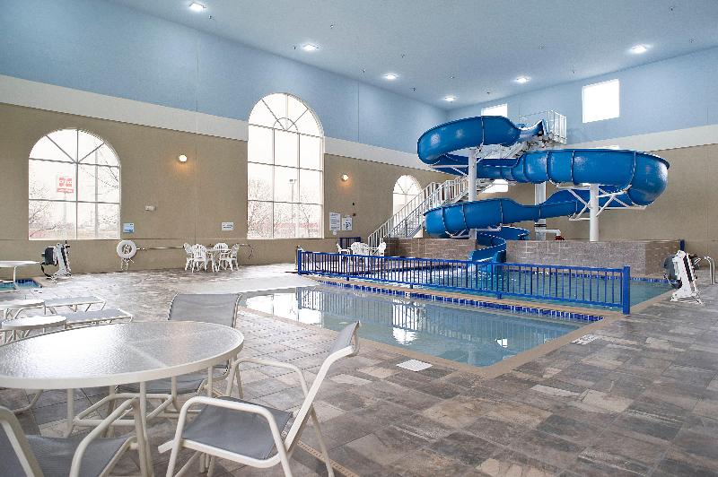 Garner Hotel Brookings By IHG image