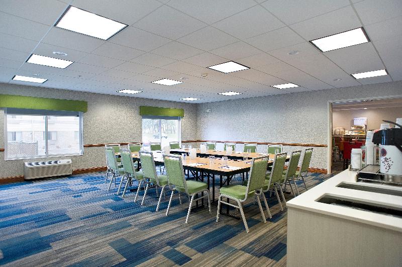 Garner Hotel Brookings By IHG image