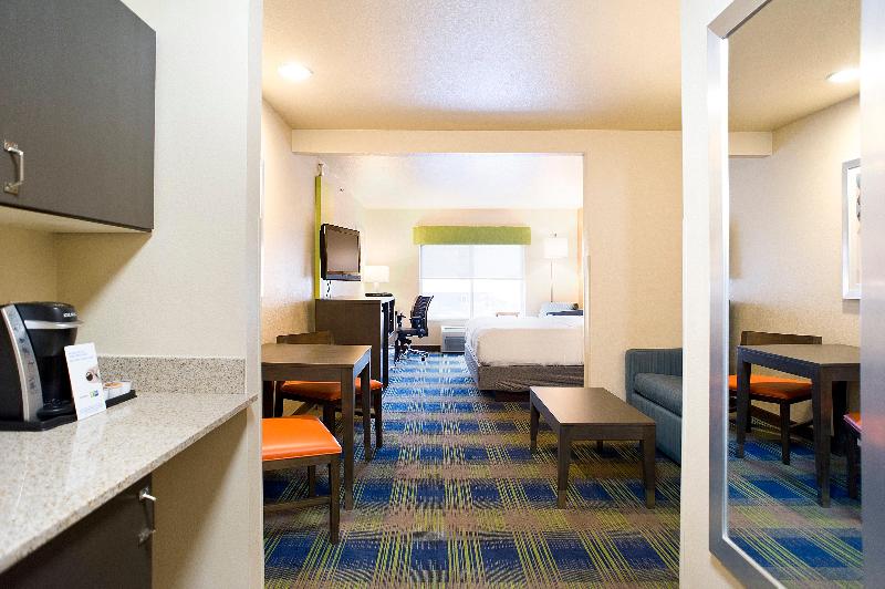 Garner Hotel Brookings By IHG image