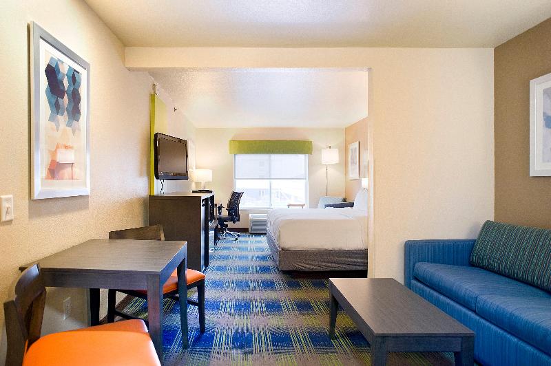 Garner Hotel Brookings By IHG image