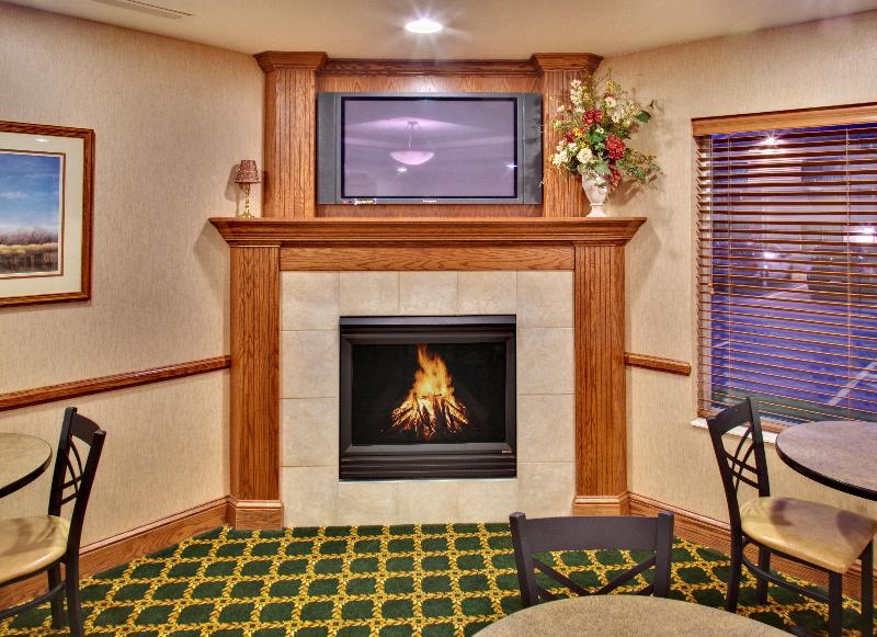 Garner Hotel Brookings By IHG image