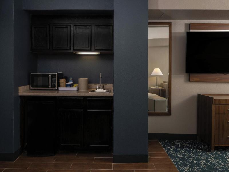 Four Points by Sheraton Detroit Novi image