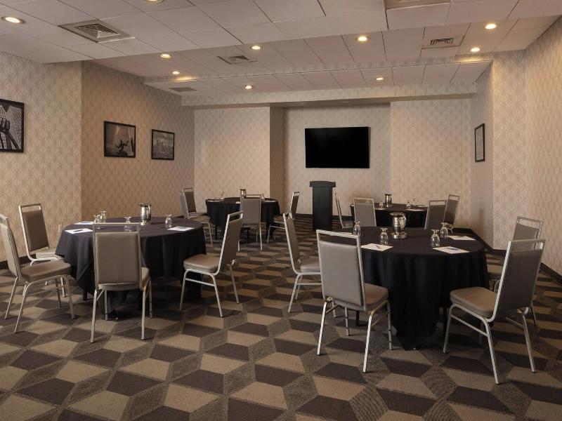 Four Points by Sheraton Detroit Novi image