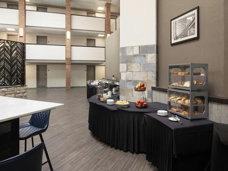 Four Points by Sheraton Detroit Novi image