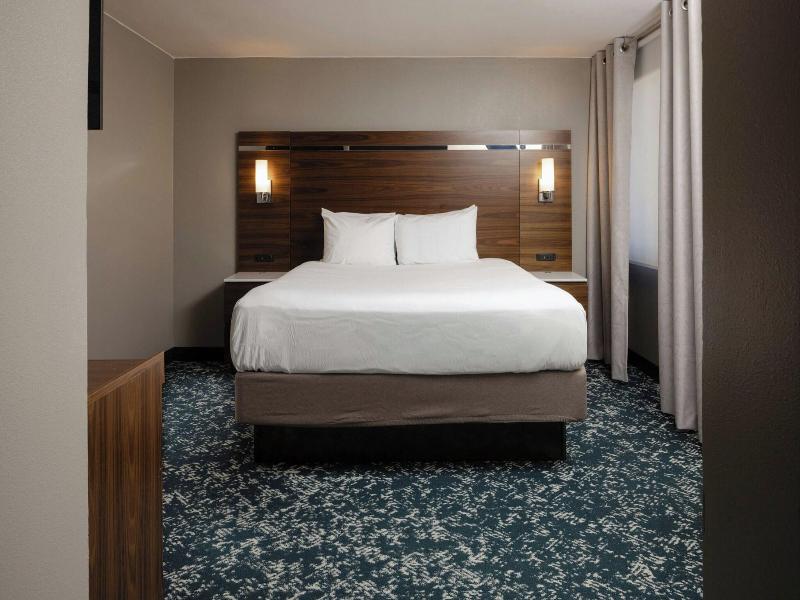 Four Points by Sheraton Detroit Novi image